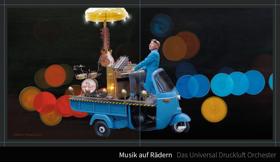 Musik auf Rädern - Das Universal Druckluft Orchester Klaus Peter Till Das Universal Druckluft Orchester Ein einzigartiges Ensemble mechanischer Musikapparaturen  und sein Musikmaschinist präsentieren: "Musik auf Rädern". Schönste Melodien und flotte Rhythmen in gediegener Darbietung. Ein musikalisches Immergrün. Überall wo es Luft gibt. Der Solitär unter den tragischen  Alleinunterhaltern. Ein einzigartiges Ensemble mechanischer Musikapparaturen  und sein Musikmaschinist präsentieren: Schönste Melodien und flotte Rhythmen in gediegener Darbietung.  Ein musikalisches Immergrün. Überall, wo es Luft gibt. Platzkonzert Tanztee Das Publikum fühlt sich animiert, einem beliebten Balzritual  nachzugehen.  akustische Raummöblierung Dezente Unterhaltungsmusik im wahrsten Sinne des Wortes.  Die Gäste unterhalten sich - das Orchester musiziert.